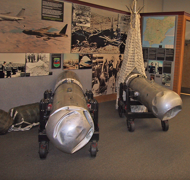 Dos bombas de Palomares en el National Atomic Museum de Albuquerque, Nuevo México. Wikimedia Commons